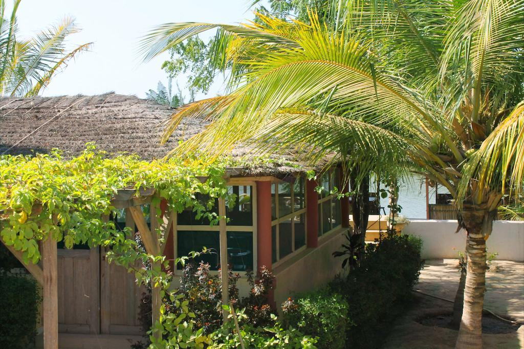 Lampsar Lodge Ndiongo Esterno foto